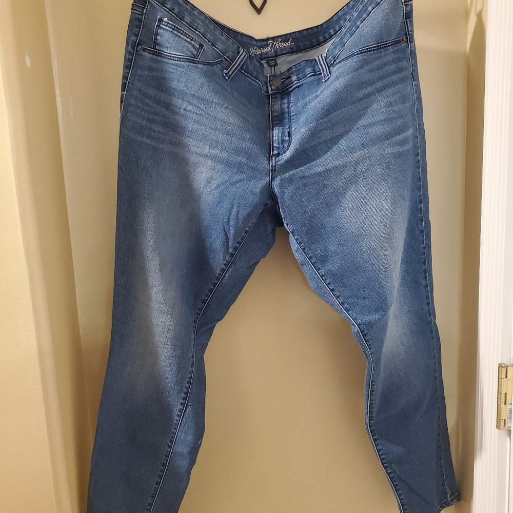 Universal Thread size 18R, Stretch, soft, skinny Jean